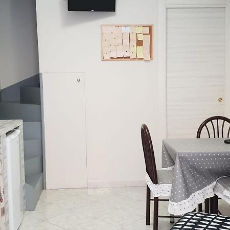 Il basso di Sisella Napoli Esterno foto